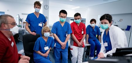 Müssen Arbeitsschutz zuhause betreiben: Krankenhauspersonal des