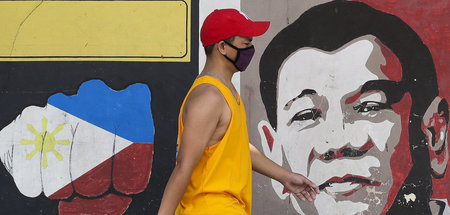 Ein Wandbild des philippinischen Präsidenten Rodrigo Duterte in ...