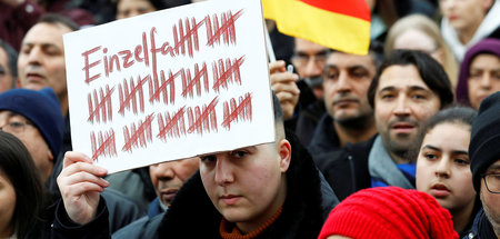 Immer wieder Hessen: Während die Neonaziszene ihr Unwesen treibt...