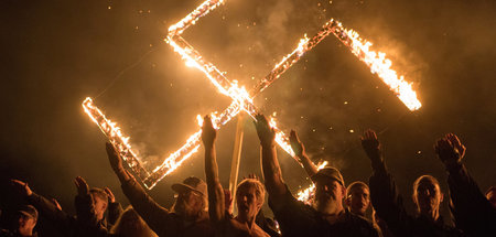 Auch in den Vereinigten Staaten sehnen Neonazis den Niedergang d... Auch in den Vereinigten Staaten sehnen Neonazis den Niedergang d...