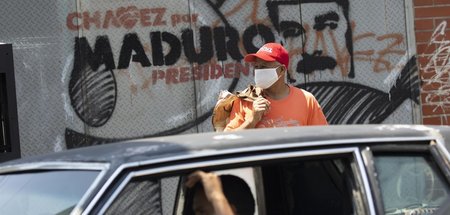 Unterwegs in Caracas mit Mundschutzmaske (26.3.2020)