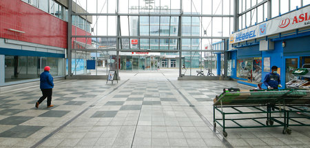 Während der Coronakrise bleiben Einkaufszentren leer (Leverkusen...