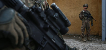 US-Soldaten bewachen Militärbasis »K1«, während ein Vertrag über...