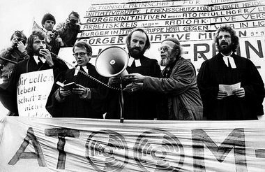 Bald könnte es wieder so weit sein: Am 13. November 1976 eröffne...