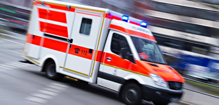 Ein Gewerbe wie andere auch? Ein Rettungswagen ist mit Blaulicht...