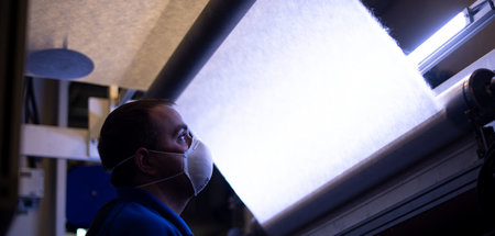 Vliesmaterial steht als Vorprodukt für Schutzmasken hoch im Kurs