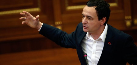 Will nicht gehen: Premier Albin Kurti im Parlament in Pristina (...