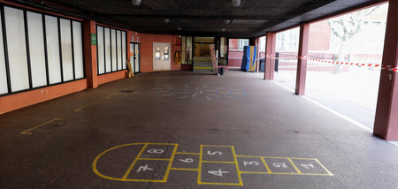 Schulgebäude ohne Schüler, Nizza am 14. März 2020