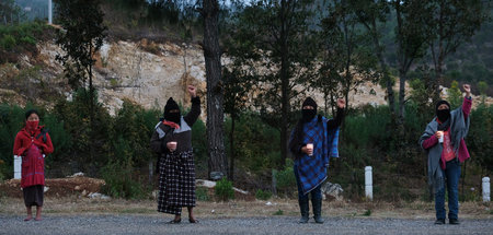 Richtig demonstrieren in Coronazeiten: Zapatista-Frauen beteilig...