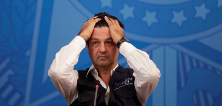 Der geschasste Gesundheitsminister Mandetta bei einer Pressekonf... Der geschasste Gesundheitsminister Mandetta bei einer Pressekonf...
