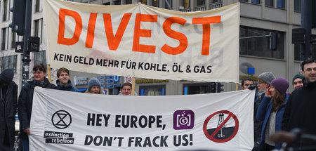 Washington überschwemmt den Weltmarkt mit Öl. Protest gegen die ...