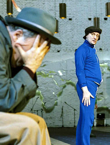 »Warten auf Godot« im Münchner Residenztheater 2004: Lambert Ham... »Warten auf Godot« im Münchner Residenztheater 2004: Lambert Ham...