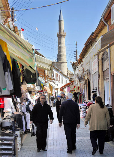 Markt im türkisch besetzen Teil von Nikosia (Zypern). Die meist ...