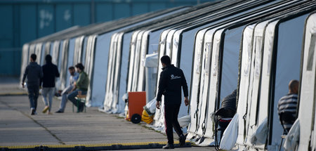 Geflüchtete auf dem Gelände der Erstaufnahme in Doberlug-Kirchha...