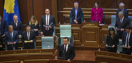 Albin Kurti spricht am 3. Februar 2020 im Parlament