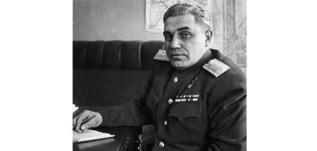 Der erst sowjetische Stadtkommandant Berlins, Generaloberst Niko...