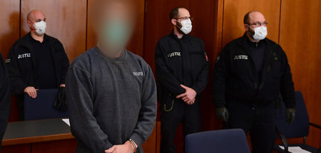 Gefangene in Untersuchungshaft pochen auf Wahrung ihrer Menschen... Gefangene in Untersuchungshaft pochen auf Wahrung ihrer Menschen...