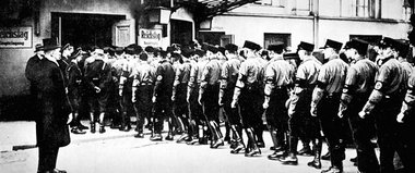 8. März 1933: Der neugewählte Reichstag tritt in der Berliner Kr... 8. März 1933: Der neugewählte Reichstag tritt in der Berliner Kr...
