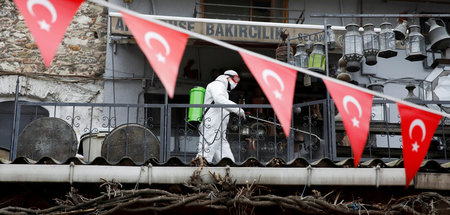Die Pandemie trifft die Bevölkerung in den türkischen Metropolen... Die Pandemie trifft die Bevölkerung in den türkischen Metropolen...
