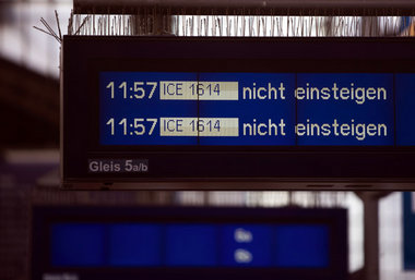 Deutlich verspätet oder ganz gestrichen – viereinhalb Seiten lan... Deutlich verspätet oder ganz gestrichen – viereinhalb Seiten lan...