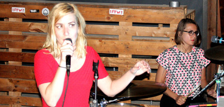 Austra live: Katie Stelmanis und Maya Postepski