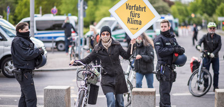 Demo für nachhaltige und soziale Verkehrspolitik statt Abwrackpr...