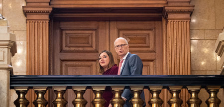 Peter Tschentscher (SPD, r.), Erster Bürgermeister Hamburgs, und... Peter Tschentscher (SPD, r.), Erster Bürgermeister Hamburgs, und...
