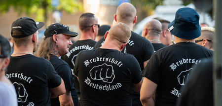Neonazigruppierungen wie die »Bruderschaft Deutschland« und ande...