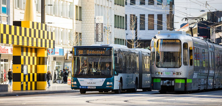 Investitionen in den öffentlichen Nahverkehr statt Steuererleich...