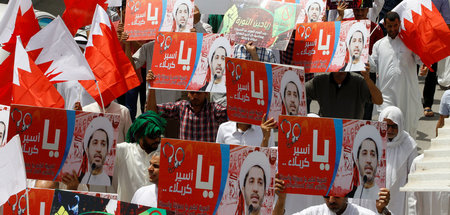 »Schande jenen, die dich gefangenhalten«: Protest in Bahrain, na...