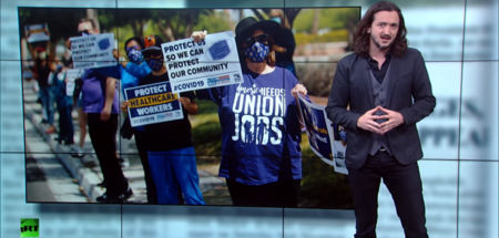 Lee Camp informiert in »Redacted America« zum Beispiel über Arbe...