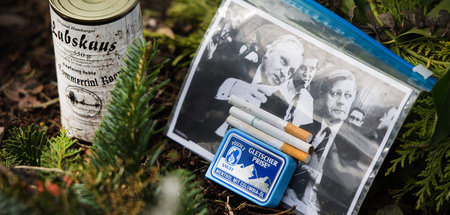 »Deutschlands berühmtester Mentholraucher« – Beigaben am Grab de...