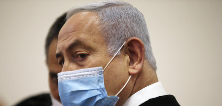 Premier Benjamin Netanjahu beim Prozessbeginn am Sonntag