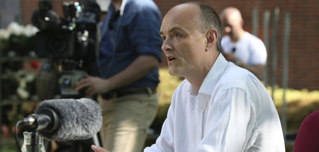 Dominic Cummings bei der Pressekonferenz am Montag abend in Lond