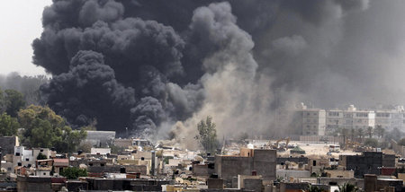 NATO-Bomben auf Tripolis: Mit der internationalen Koalition gege...