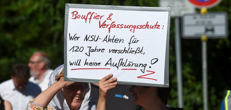 Bei einer Kundgebung in Kassel demonstrierten 10.000 Menschen fü...