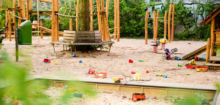 Spielplätze wurden für Kinder in der Coronakrise zu buchstäblich...