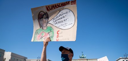 Demonstration gegen Konjunkturhilfen für Umweltverschmutzer am D