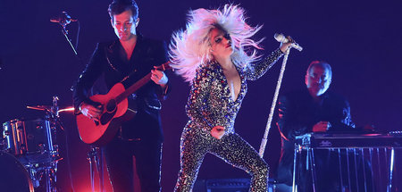 Music_Review_Lady_Ga_65510765.jpg