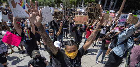 In den USA, wie hier in Los Angeles, gingen die Proteste gegen R... In den USA, wie hier in Los Angeles, gingen die Proteste gegen R...