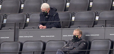 »Das ganze Stadion pfeift. Dann schwenkt die Kamera über die Tri...