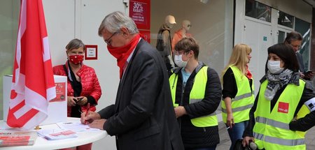 Der Kovorsitzende der Partei Die Linke, Bernd Riexinger, bei der...