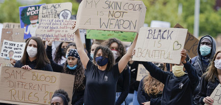 Teilnehmende einer »Black Lives Matter«-Demonstration am Sonnabe...
