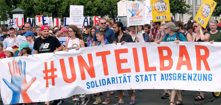 Erneut aufgerufen: Teilnehmer einer »Unteilbar«-Demonstration (L...