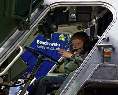 22. Mai 2008: »KarriereTreff« der Bundeswehr in Gütersloh