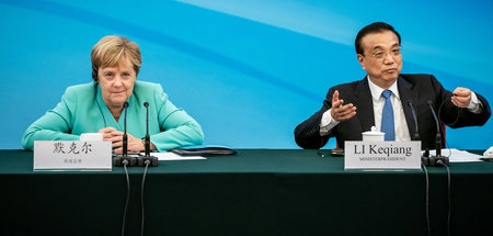 Bundeskanzlerin Angela Merkel und Chinas Premierminister Li Keqi...