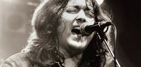 »Spielerische Eloquenz«: Rory Gallagher 1982 im Apollo in Manche...