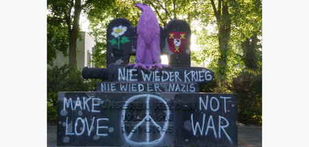 Kriegerdenkmal 9.5.2020 Vorderseite Kopie.jpg