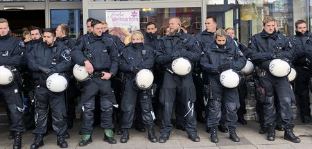 Bereitschaftspolizisten aus NRW können ohne individuelle Kennzei...