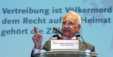 »Verzeihen, aber nicht vergessen« – Bayerns Ministerpräsident St... »Verzeihen, aber nicht vergessen« – Bayerns Ministerpräsident St...